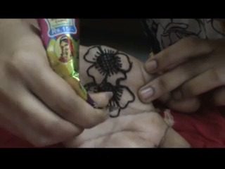 Easy Mehandi Desing for Hands