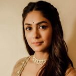 Mrunal Thakur Biography